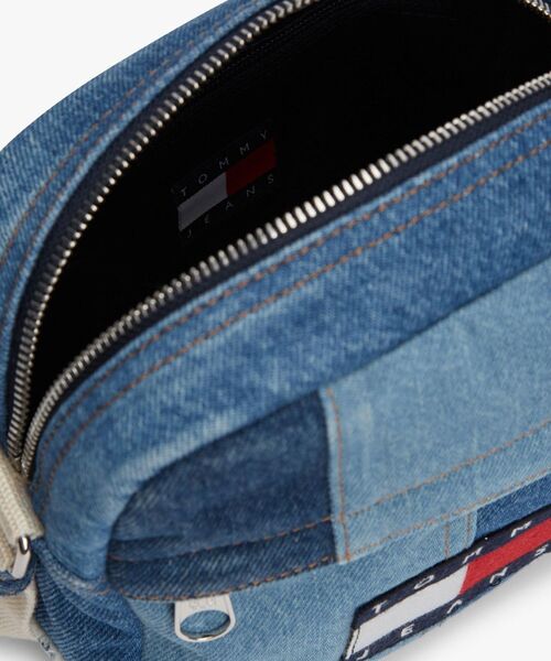 tommy jeans（トミー ジーンズ）の「デニムパッチワークリポーターバッグ（ボディバッグ/ウエストポーチ・メンズ・ブルー・FREE）」の4枚目の写真