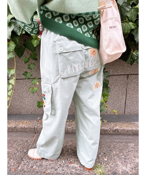 PINK HOUSE（ピンクハウス）の「苺ブーケ刺繍カーゴパンツ（カーゴパンツ・レディース・アイボリー/ブルー/ピンク/グリーン/ブラック・LARGE/MEDIUM）」の11枚目の写真
