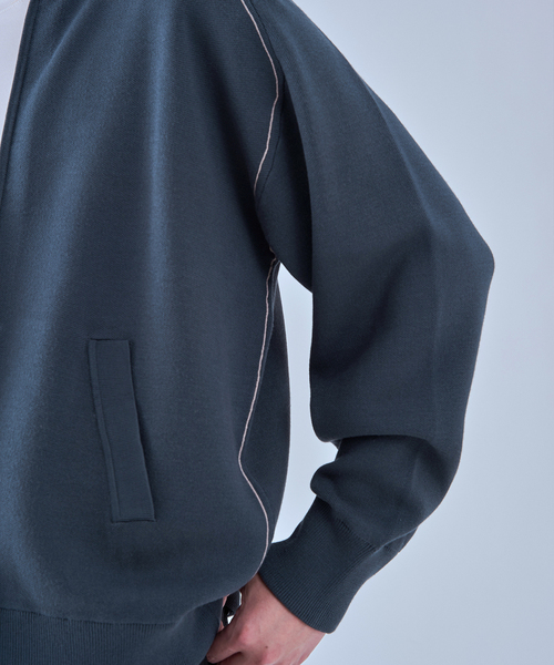 EDIFICE(エディフィス)の「スウェットライク トラックジャケット(ニット/セーター・メンズ・ベージュ/ネイビー/レッド・MEDIUM/LARGE)」の22枚目の写真