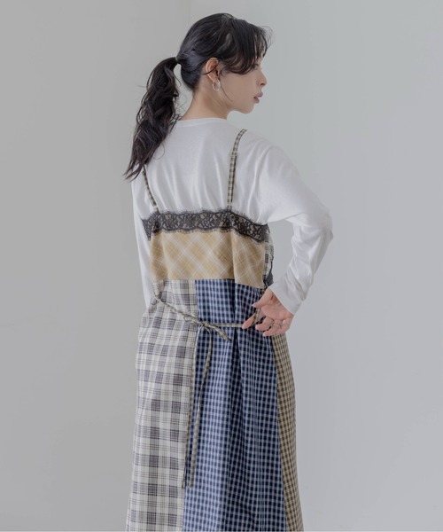Eimee Law(エイミーロウ)の「小花刺繍チェックパッチワークキャミワンピース(ワンピース・レディース・黄緑系/ブラック・FREE)」の6枚目の写真
