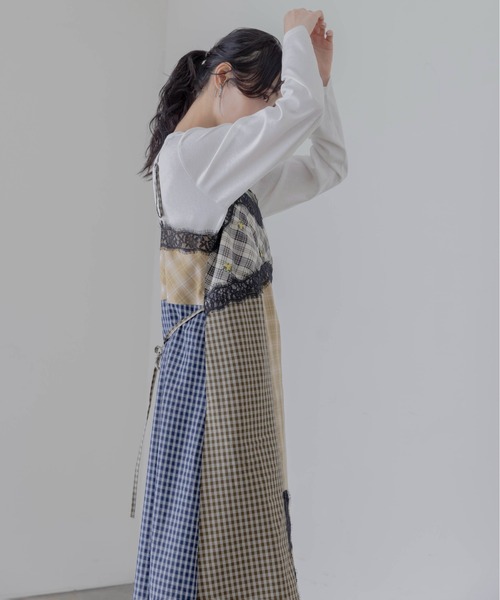 Eimee Law(エイミーロウ)の「小花刺繍チェックパッチワークキャミワンピース(ワンピース・レディース・黄緑系/ブラック・FREE)」の7枚目の写真