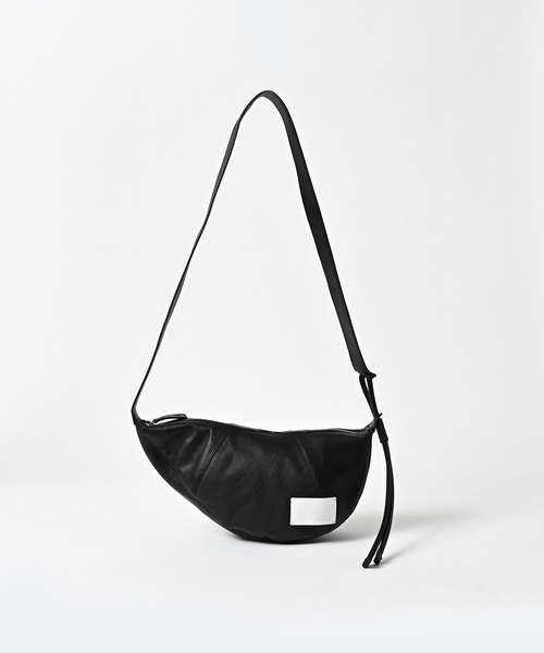 ADAM PATEK(アダムパテック)の「【RES】【ADAMPATEK】water repellent leather mini shoulder bag/撥水レザーミニショルダーバッグ/AP2619001(ショルダーバッグ・レディース・ブラック・FREE)」の1枚目の写真
