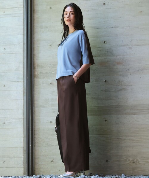 ICB(アイシービー)の「【CLASSY.掲載・新色追加・WEB限定カラーあり】FluidBackSatin ワイドパンツ(その他パンツ・レディース・グレー系/ネイビー系/サックスブルー系/ライトグレー系7/ブラック系/ブルー系/ダークグリーン系・46/44/42/40/48)」の10枚目の写真