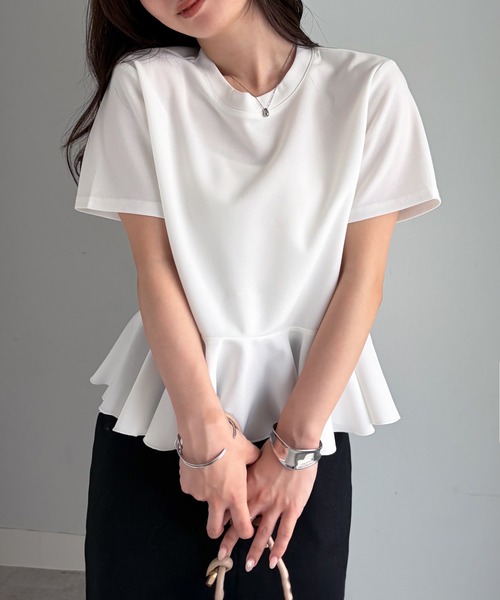 RANAN（ラナン）の「異素材切替ペプラムＴブラウス【接触冷感・UV対策】（Tシャツ/カットソー・レディース・オフホワイト/ブラック/ライトグレー・LL/M/L）」の2枚目の写真