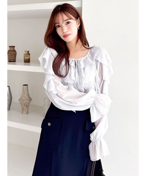 dazzlin（ダズリン）の「シアーウェーブフリルブラウス（シャツ/ブラウス・レディース・グレー/オフホワイト/オレンジ・FREE）」の9枚目の写真