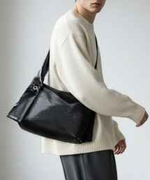 MANIG（マニジ）の「エイリングフォードクラッシュボディバッグブラック（ユニセックス）（メッセンジャーバッグ）」