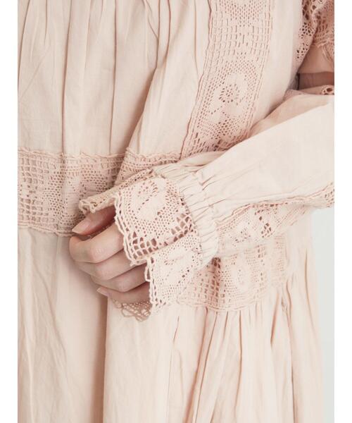 Samansa Mos2（サマンサ モスモス）の「ローズ柄レーススクエアネックワンピース（ワンピース・レディース・オフホワイト/ブラック/ピンク/レッド・M/S）」の6枚目の写真