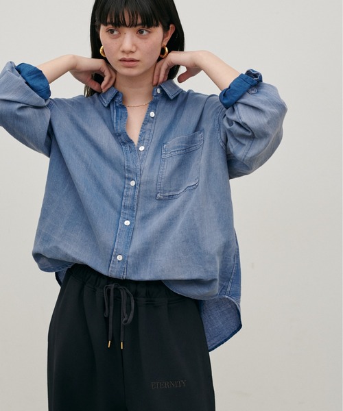 LARUTA（ラルータ）の「【LARUTA】【夏も着れるデニム】デニム風加工シャツ（シャツ/ブラウス・レディース・サックスブルー/ブルー・FREE）」の3枚目の写真
