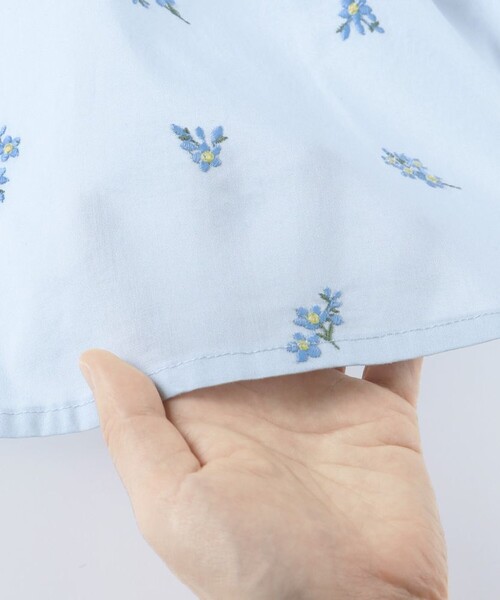 BRANSHES（ブランシェス）の「【おそろい】花刺しゅうブラウス（シャツ/ブラウス・キッズ・オフホワイト/ブルー・80/110/140/130/150/120/90/100）」の19枚目の写真
