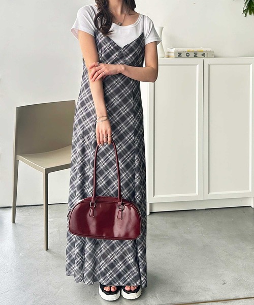 GeeRA(ジーラ)の「シアーチェックキャミワンピース(ワンピース・レディース・ブラック/ネイビー・MEDIUM/LARGE/X-LARGE)」の8枚目の写真