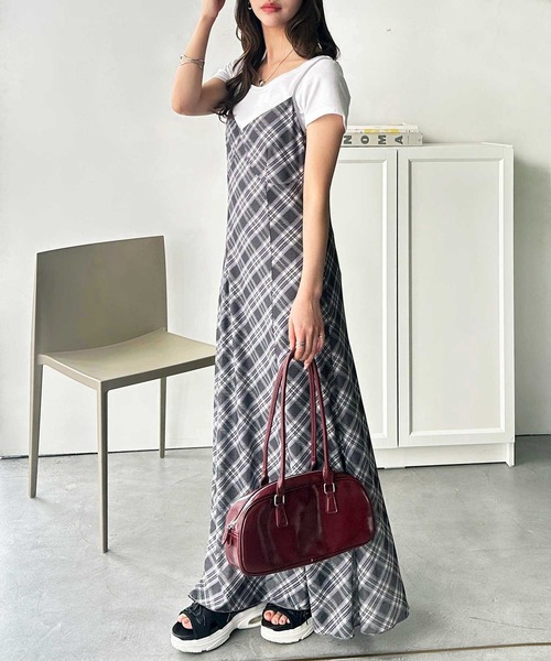 GeeRA(ジーラ)の「シアーチェックキャミワンピース(ワンピース・レディース・ブラック/ネイビー・MEDIUM/LARGE/X-LARGE)」の6枚目の写真