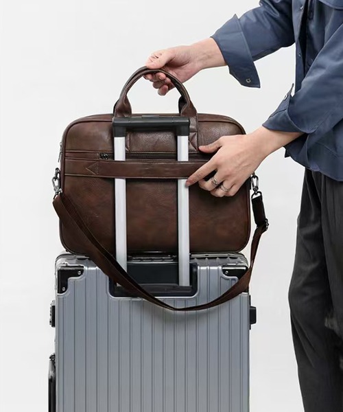 CALIFORNIA OUTFITTERS(カリフォルニア アウトフィッターズ)の「2C63-KR レザー調 2WAYビジネスバッグ(ビジネスバッグ・メンズ・ブラウン/ブラック・ONESIZE)」の3枚目の写真