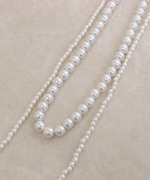 fredy emue（フレディエミュ）の「大小パール2連ネックレス（ネックレス・レディース・オフホワイト・FREE）」の4枚目の写真