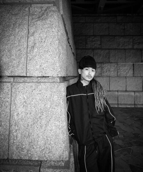VALLAD（バラッド）の「VALLAD / バラッド FADED TRACK JKT（ナイロンジャケット・メンズ・ネイビー・LARGE/MEDIUM/SMALL）」の2枚目の写真