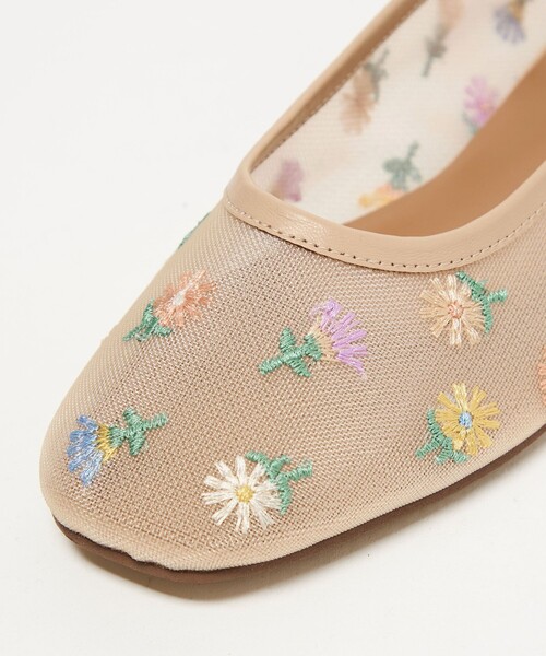 ODETTE E ODILE(オデットエオディール)の「フラワーチュール フラット10↑(パンプス・レディース・ベージュ・25cm/24.5cm/24cm/23.5cm/23cm/22.5cm/22cm)」の14枚目の写真