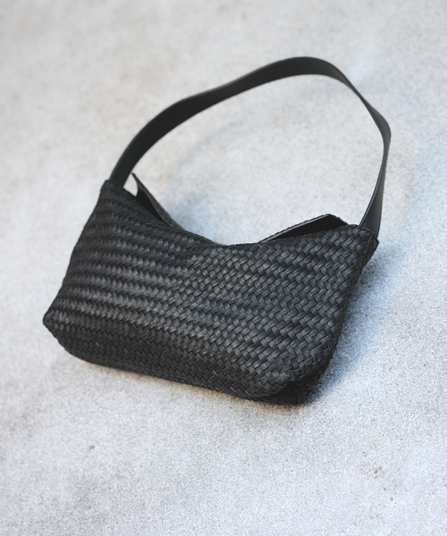 FRAMeWORK（フレームワーク）の「THE BAGMATI ワンハンドルメッシュレザーバック（ハンドバッグ・レディース・ブラック/ウッド・FREE）」の15枚目の写真