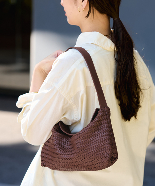 FRAMeWORK（フレームワーク）の「THE BAGMATI ワンハンドルメッシュレザーバック（ハンドバッグ・レディース・ブラック/ウッド・FREE）」の17枚目の写真