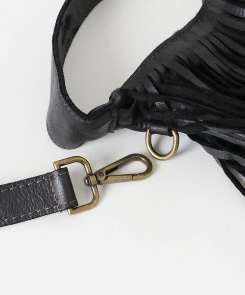 URBAN RESEARCH（アーバンリサーチ）の「レザーフリンジハンドバッグ（ハンドバッグ・レディース・ブラック・-）」の6枚目の写真