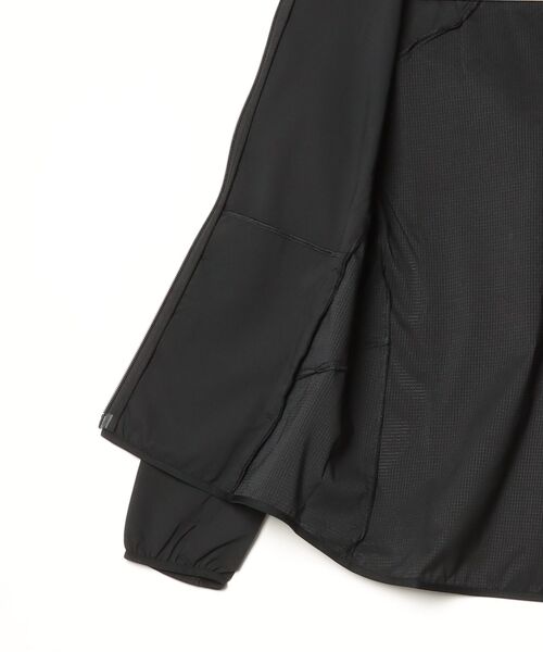 adidas（アディダス）の「アディダス adidas アディダスアダプテーション ドットエア クロス レギュラーフィット フードジャケット（ナイロンジャケット・レディース・オレンジ/ホワイト/ブラック・M/L/XL/S）」の4枚目の写真