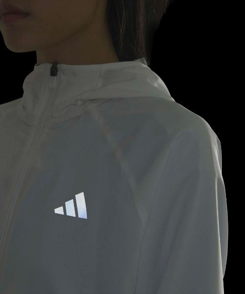 adidas（アディダス）の「アディダス adidas アディダスアダプテーション ドットエア クロス レギュラーフィット フードジャケット（ナイロンジャケット・レディース・オレンジ/ホワイト/ブラック・M/L/XL/S）」の12枚目の写真