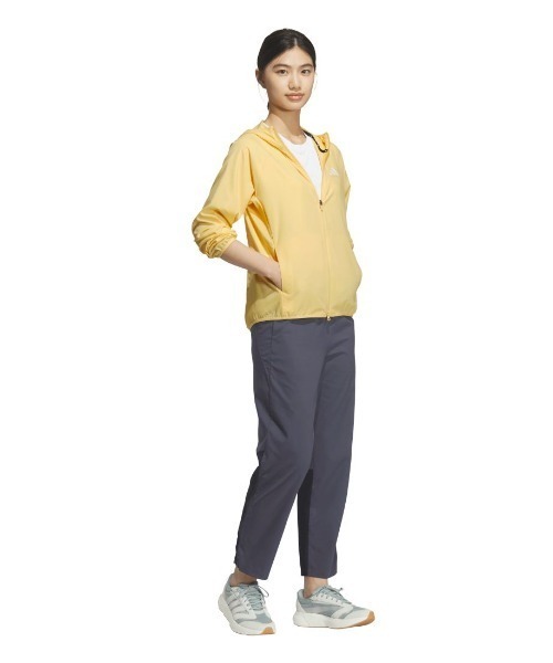 adidas（アディダス）の「アディダス adidas アディダスアダプテーション ドットエア クロス レギュラーフィット フードジャケット（ナイロンジャケット・レディース・オレンジ/ホワイト/ブラック・M/L/XL/S）」の14枚目の写真