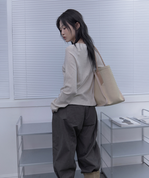 HAVEAWHALE(ハブアホエール)の「sio canvas bag (BE)(ショルダーバッグ・レディース・その他・FREE)」の5枚目の写真