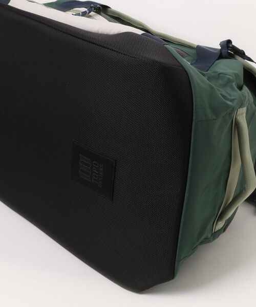TOPO DESIGNS(トポデザインズ)の「多機能ダッフルバッグ【TOPO DESIGNS】MOUNTAIN DUFFEL 40L(ボストンバッグ・レディース・ブルー/ブラック・ONE SIZE)」の4枚目の写真