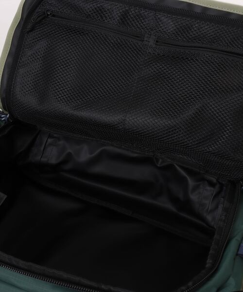 TOPO DESIGNS(トポデザインズ)の「多機能ダッフルバッグ【TOPO DESIGNS】MOUNTAIN DUFFEL 40L(ボストンバッグ・レディース・ブルー/ブラック・ONE SIZE)」の5枚目の写真
