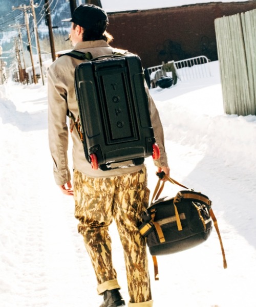 TOPO DESIGNS(トポデザインズ)の「多機能ダッフルバッグ【TOPO DESIGNS】MOUNTAIN DUFFEL 40L(ボストンバッグ・レディース・ブルー/ブラック・ONE SIZE)」の13枚目の写真