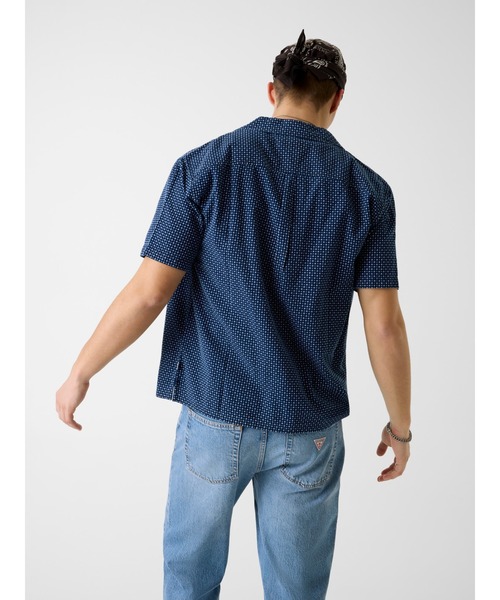 GUESS JEANS(ゲスジーンズ)の「GUESS JEANS Boxy Camp Shirt シャツ(シャツ/ブラウス・メンズ・ネイビー・LARGE/MEDIUM/X-LARGE/SMALL)」の2枚目の写真