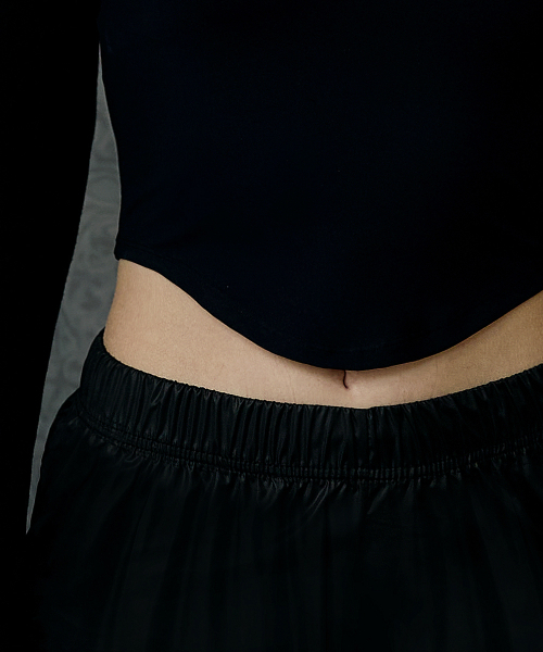 DEVIWEAR（デヴィウェア）の「シマーバンディングショーツ DEVI-B0094-ブラック（その他パンツ・レディース・ブラック・MEDIUM/LARGE/SMALL）」の4枚目の写真