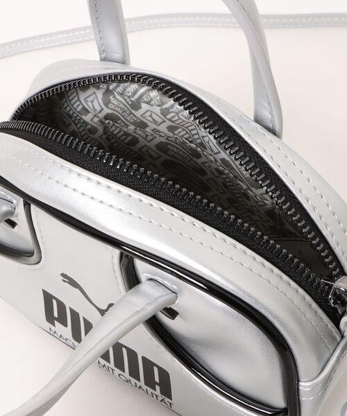 PUMA(プーマ)の「PUMA プーマ U 1976 METALLIC MICRO GRIP バッグ 092485 01GRAY/BK(ボディバッグ/ウエストポーチ・メンズ・グレー・FREE)」の3枚目の写真