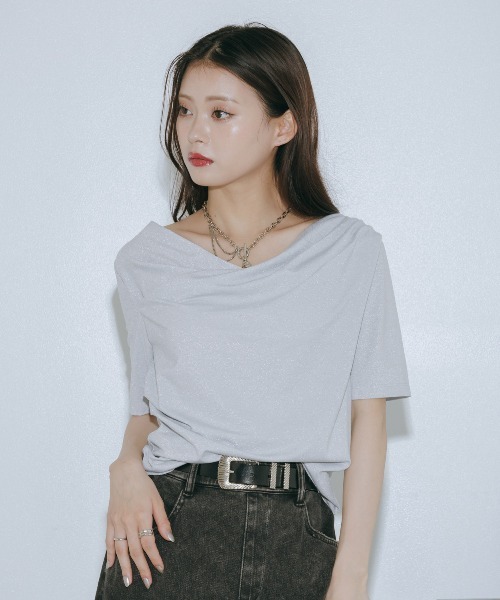 PAGEBOY(ページボーイ)の「ラメドレープカットトップス【ワンショル&オフショル着用可能】(Tシャツ/カットソー・レディース・グレー/ブラック/ネイビー/グレイッシュベージュ/ライトグレー/ブルー・FREE)」の6枚目の写真