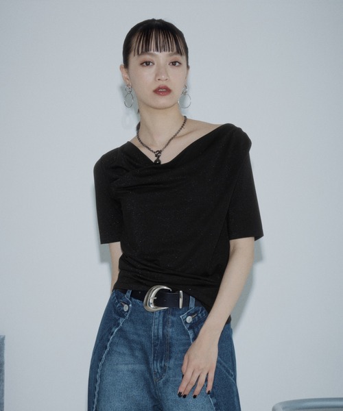 PAGEBOY（ページボーイ）の「ラメドレープカットトップス【ワンショル＆オフショル着用可能】（Tシャツ/カットソー・レディース・グレー/ブラック/ネイビー・FREE）」の8枚目の写真