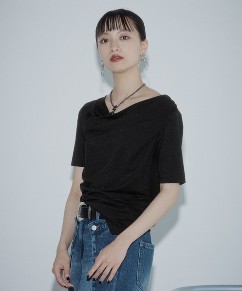 PAGEBOY（ページボーイ）の「ラメドレープカットトップス【ワンショル＆オフショル着用可能】（Tシャツ/カットソー・レディース・グレー/ブラック/ネイビー・FREE）」の9枚目の写真