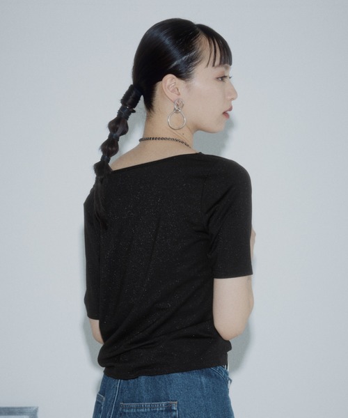 PAGEBOY（ページボーイ）の「ラメドレープカットトップス【ワンショル＆オフショル着用可能】（Tシャツ/カットソー・レディース・グレー/ブラック/ネイビー・FREE）」の10枚目の写真