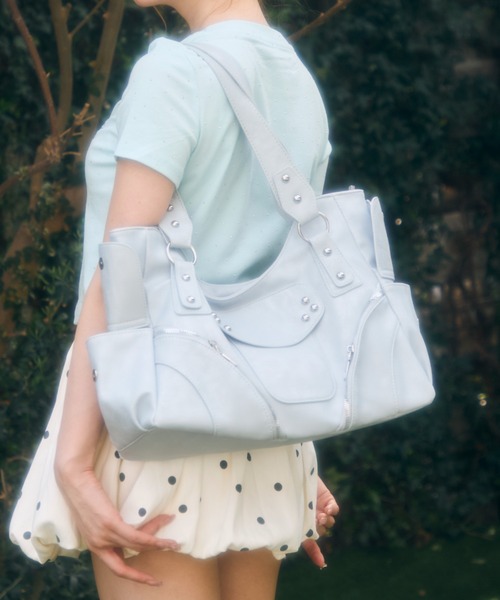 TITTY&CO.(ティティーアンドコー)の「スタッズショルダーバッグ(ショルダーバッグ・レディース・アイボリー/ブルー/ピンク/ブラック・FREE)」の11枚目の写真