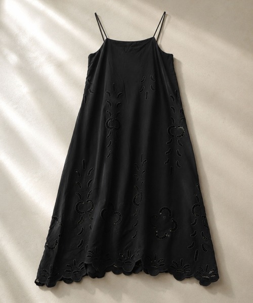 LAULEN（ローレン）の「cotton embroidery camisole long dress /コットンエンブロイダリーキャミソールワンピース（ワンピース・レディース・ホワイト/ブラック・FREE）」の2枚目の写真