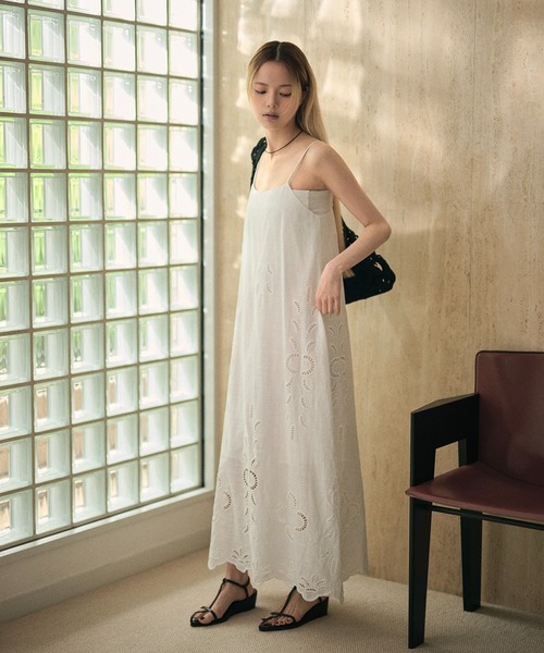 LAULEN（ローレン）の「cotton embroidery camisole long dress /コットンエンブロイダリーキャミソールワンピース（ワンピース・レディース・ホワイト/ブラック・FREE）」の3枚目の写真