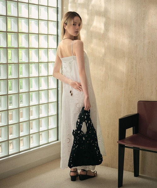 LAULEN（ローレン）の「cotton embroidery camisole long dress /コットンエンブロイダリーキャミソールワンピース（ワンピース・レディース・ホワイト/ブラック・FREE）」の4枚目の写真