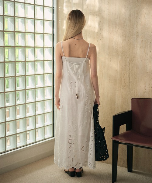 LAULEN（ローレン）の「cotton embroidery camisole long dress /コットンエンブロイダリーキャミソールワンピース（ワンピース・レディース・ホワイト/ブラック・FREE）」の7枚目の写真