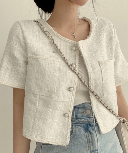 yuue' ( wear )(ユーイ)の「オフィス、プライベート、オケージョンにも◎パールボタンノーカラーツイード半袖ショートジャケット(ノーカラージャケット・レディース・ブラック/ホワイト・FREE)」の17枚目の写真