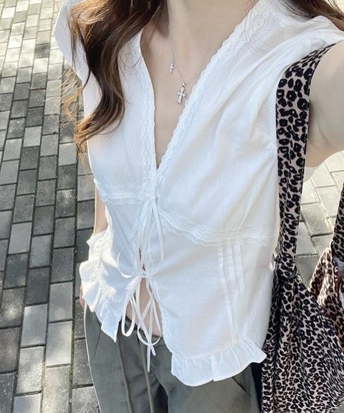 SHEPP(シープ)の「フロントリボン レーストリム フレンチスリーブブラウス(シャツ/ブラウス・レディース・ホワイト・S/M/L)」の3枚目の写真