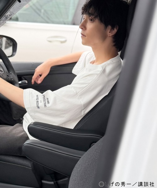 Java(ジャバ)の「【接触冷感・UVカット機能付き素材】《頭文字D × JaVaコラボ》藤原拓海 vs 高橋兄弟 秋名バトルシーン グラフィック 半袖Tシャツ 【接触冷感・UVカット機能付き素材】(Tシャツ/カットソー・メンズ・ブラック系2/ブラック系1/ホワイト系1/ホワイト系2・MEDIUM/SMALL/LARGE)」の17枚目の写真