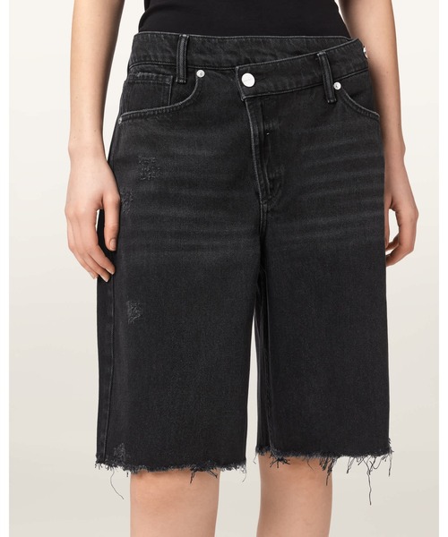 ALLSAINTS（オールセインツ）の「AKI CROSSOVER WIDE LEG SHORTS | AKI クロスオーバー ワイド レッグ ショーツ（デニムパンツ・レディース・ブラック・24/25/26/27）」の3枚目の写真