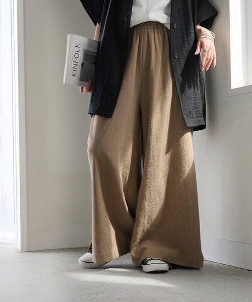 HUG.U(ハグユー)の「綿100% 涼し気ロングワイドパンツ(その他パンツ・レディース・カーキ/ブラック/イエロー/ホワイト/モスグリーン/ブラウン・M(トール丈)/L(トール丈)/M(レギュラー丈)/L(レギュラー丈))」の3枚目の写真