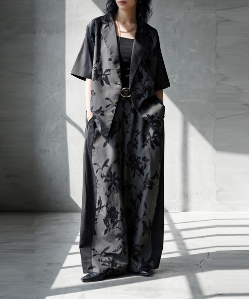antiqua(アンティカ)の「花柄 ワイドパンツ(その他パンツ・レディース・ダークグレー/アイボリー・LARGE/MEDIUM)」の6枚目の写真
