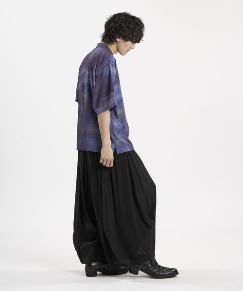 NO ID.（ノーアイディ）の「【NO ID.】Abstract Print Open Collar Shirt / アブストラクト プリント オープン カラー シャツ（シャツ/ブラウス・メンズ・ダークブルー/ホワイト・2/1）」の3枚目の写真