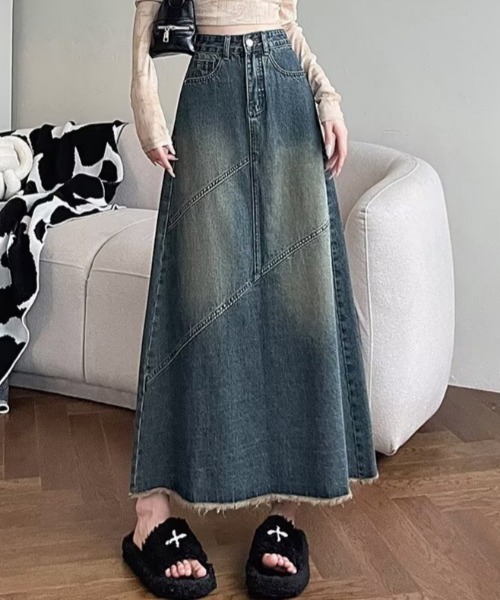 NANEA(ナネア)の「斜め切替フリンジヘム デニムロングフレアスカート(デニムスカート・レディース・ブルー・LARGE/MEDIUM/SMALL)」の7枚目の写真