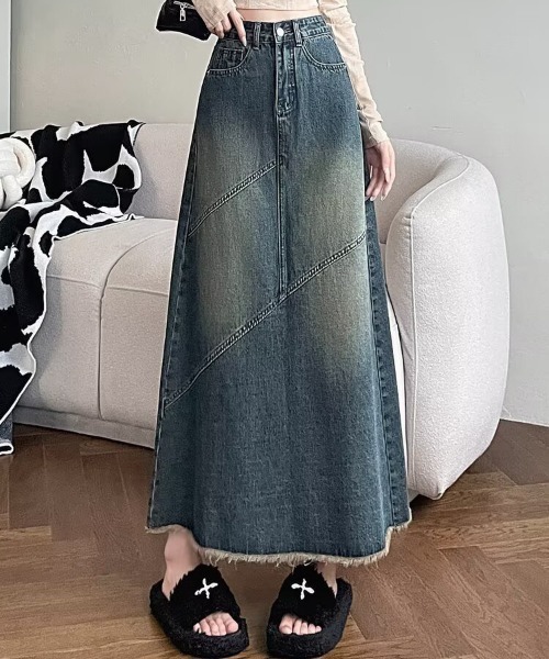NANEA(ナネア)の「斜め切替フリンジヘム デニムロングフレアスカート(デニムスカート・レディース・ブルー・LARGE/MEDIUM/SMALL)」の9枚目の写真